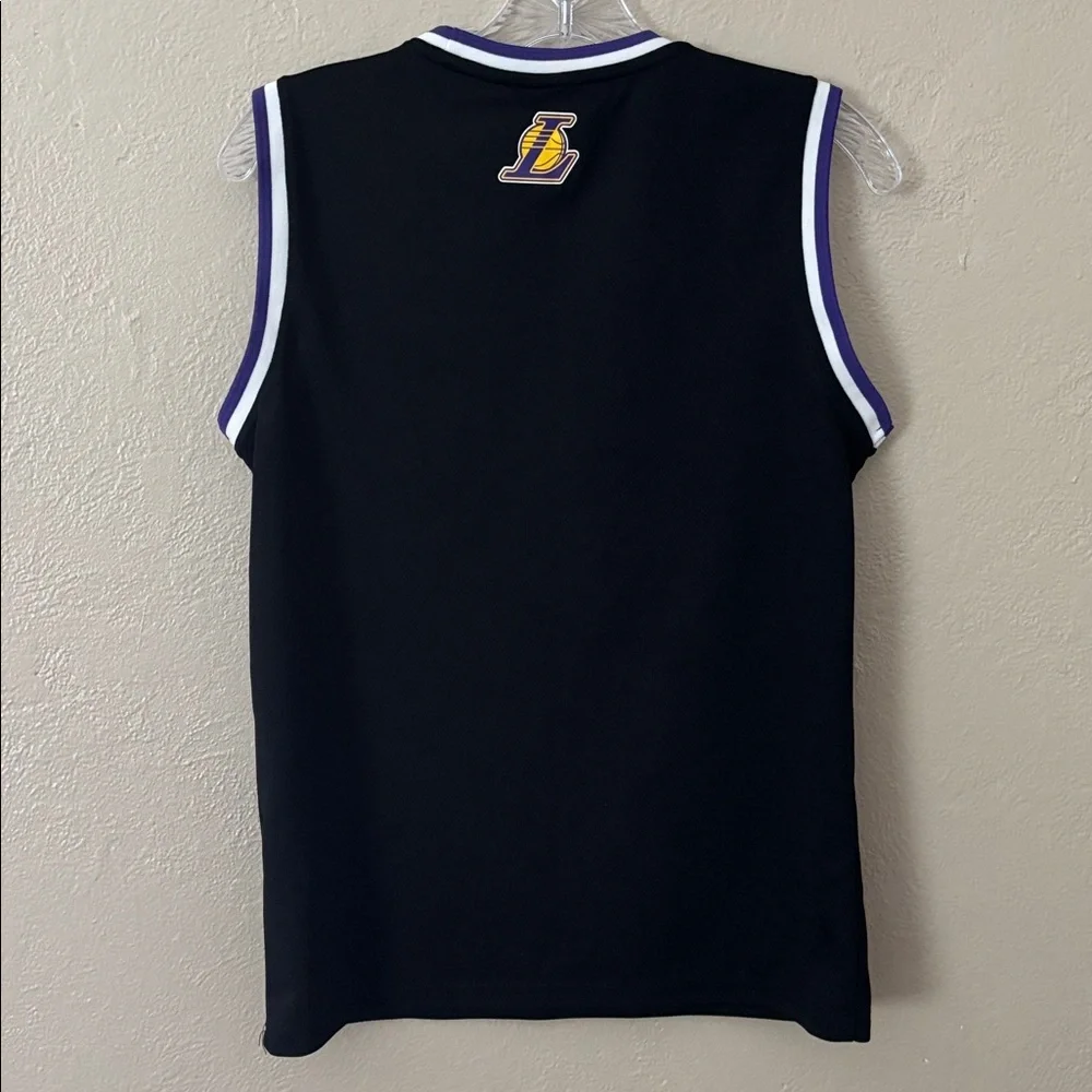 LA Lakers NBA Basketball Jersey Youth XL 18/20 - Picture 4 of 4